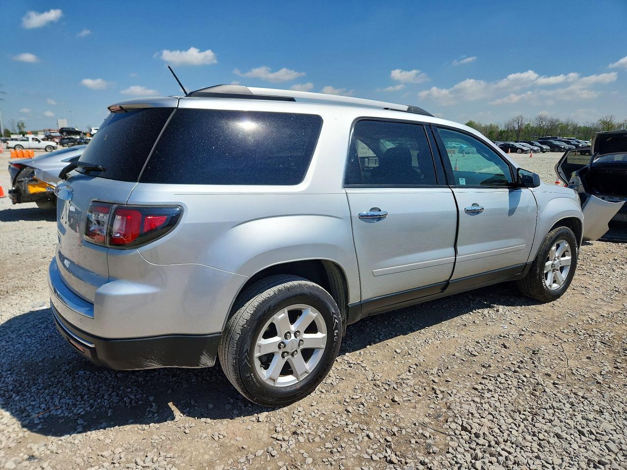 2015 GMC Acadia Sle - Image 3