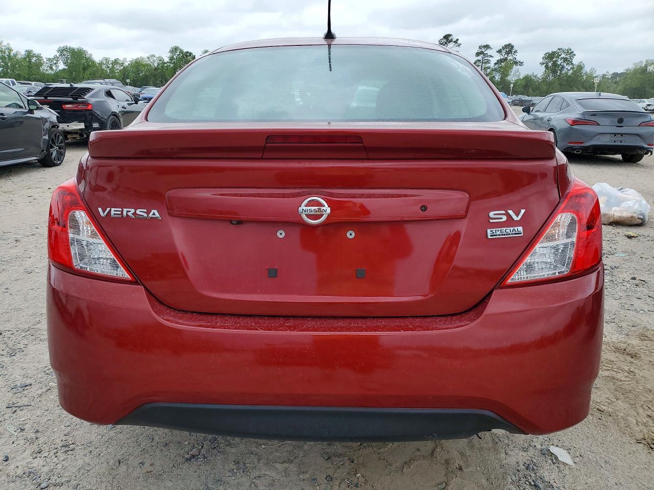2017 Nissan Versa 1.6 S - Image 6