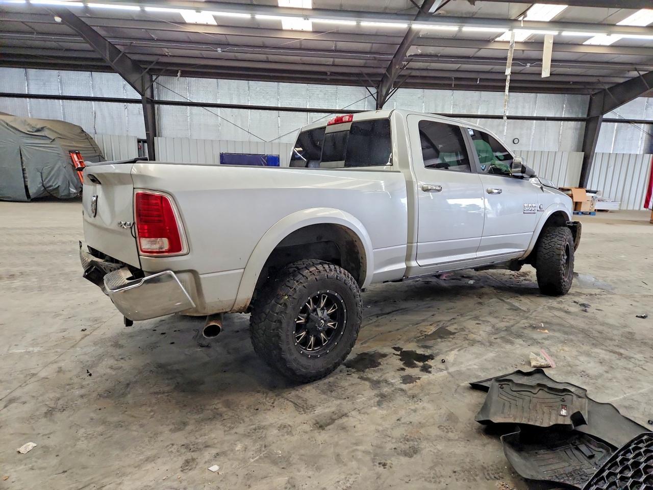 2015 Ram 2500 Laramie - Фото 3