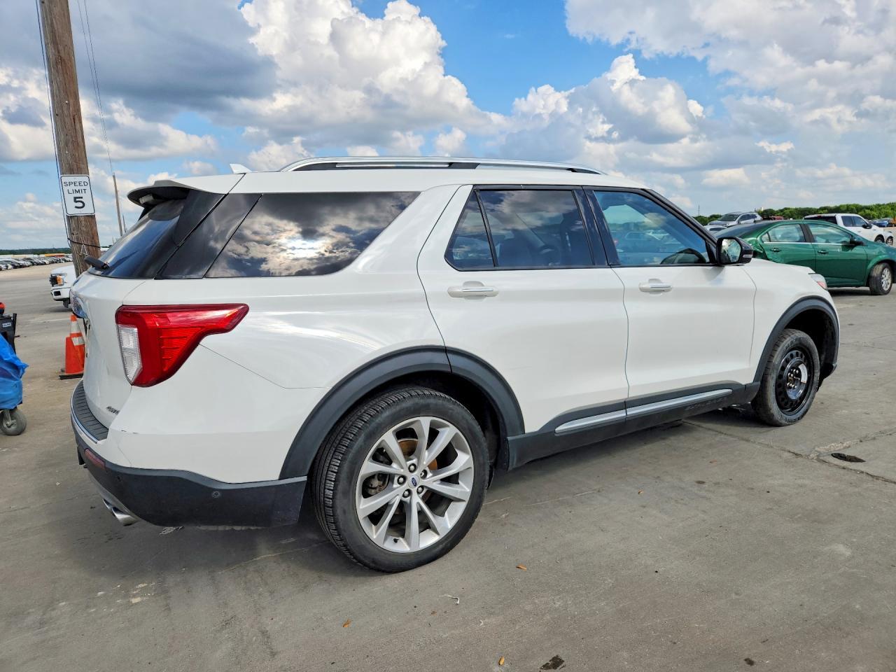 2021 Ford Explorer Platinum - Фото 3