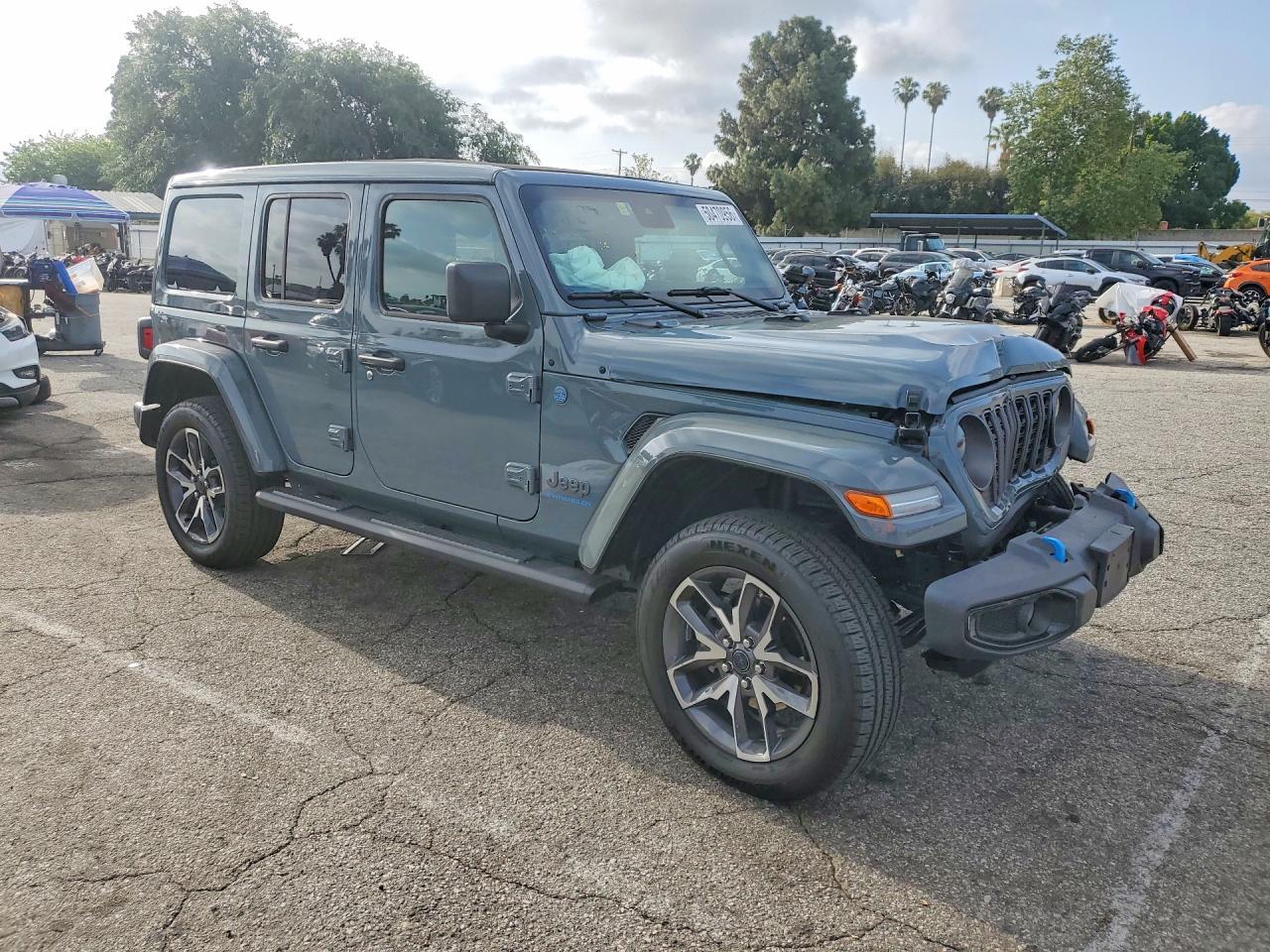 2024 Jeep Wrangler 4Xe - Image 4