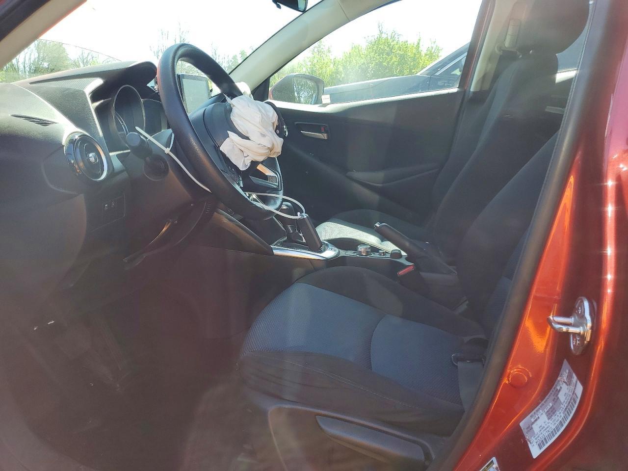 2020 Toyota Yaris Hatchback Le - Image 7