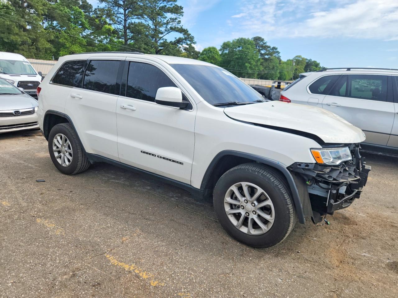 2022 Jeep Grand Cherokee Laredo E - Image 4