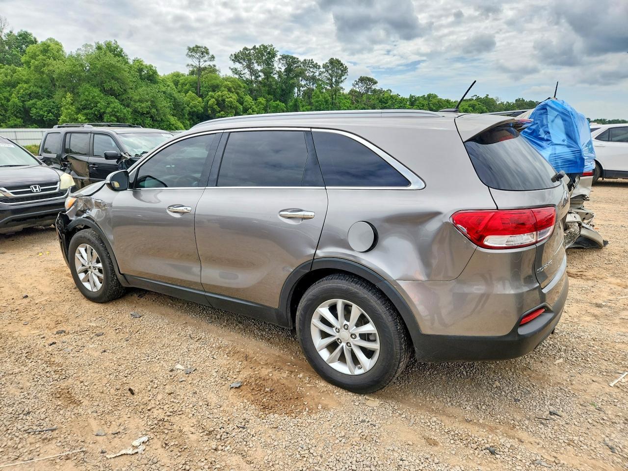 2017 Kia Sorento Lx V6 - Image 2