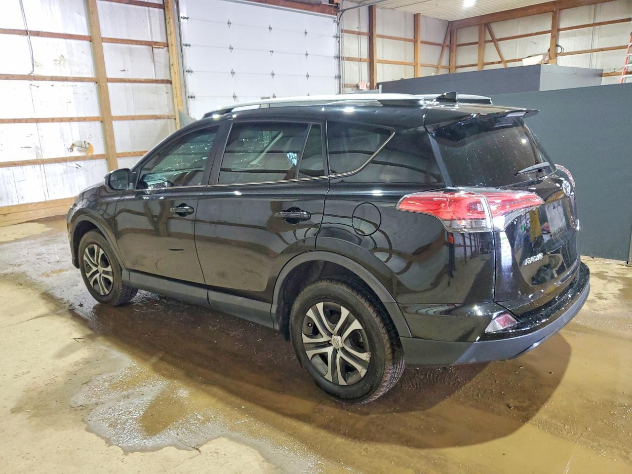 2017 Toyota Rav4 Le - Фото 2