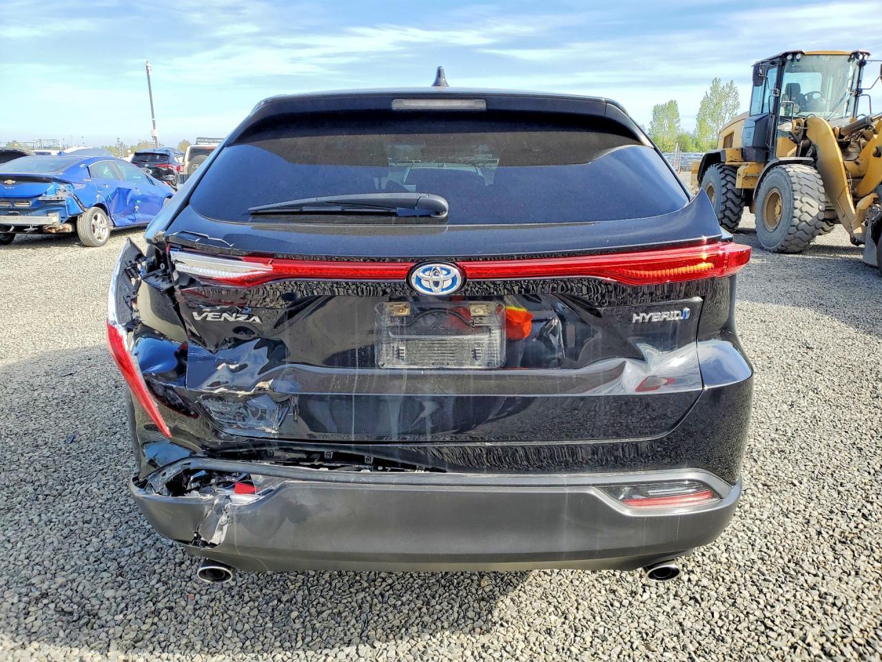 2021 Toyota Venza Le - Image 6
