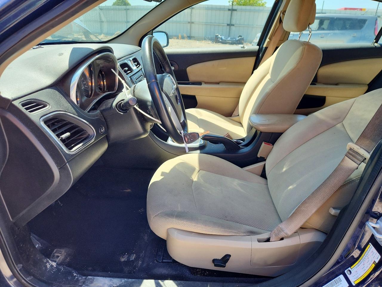 2013 Chrysler 200 Touring - Image 7