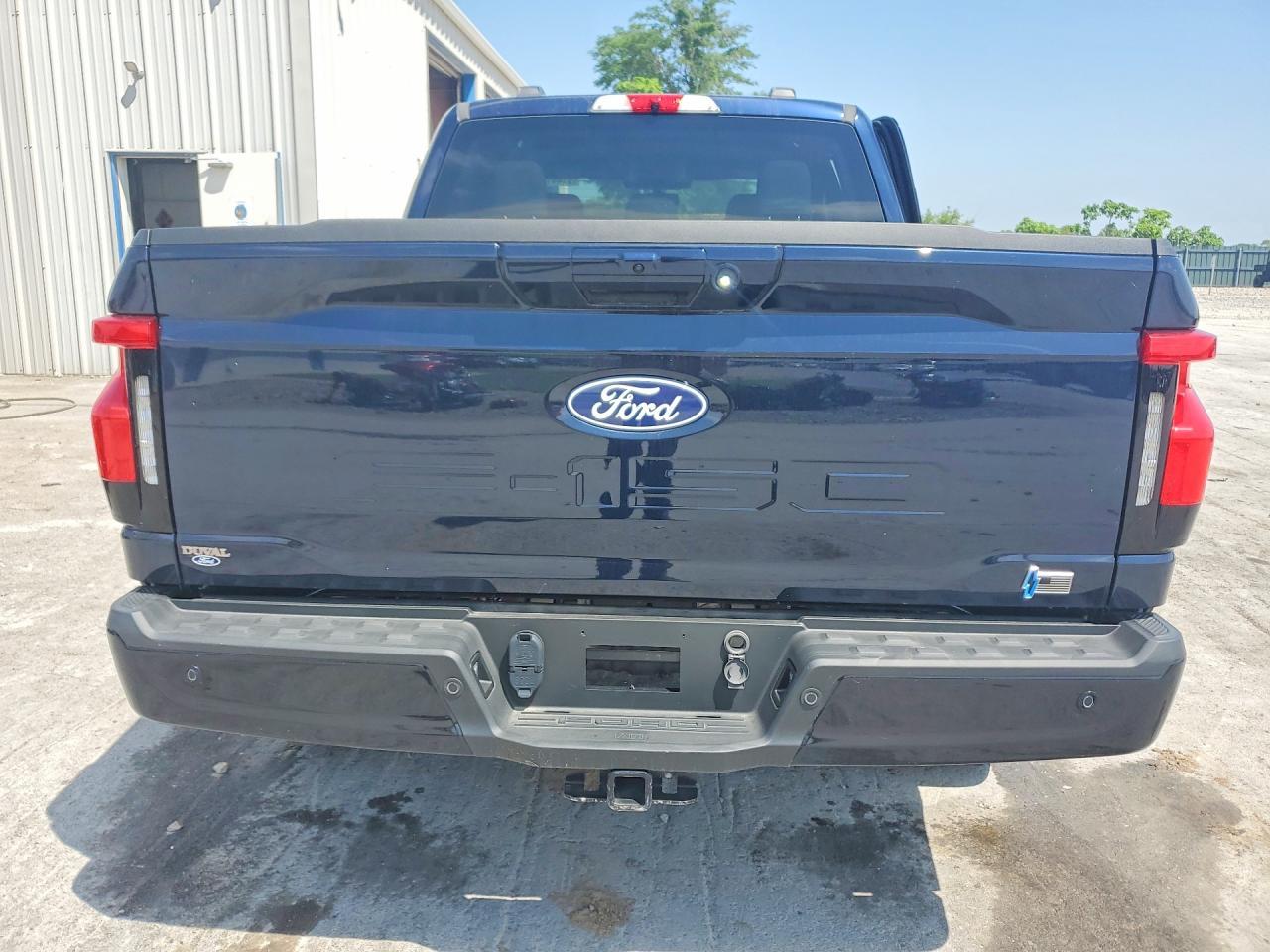 2024 Ford F150 Lightning Xlt - Фото 6