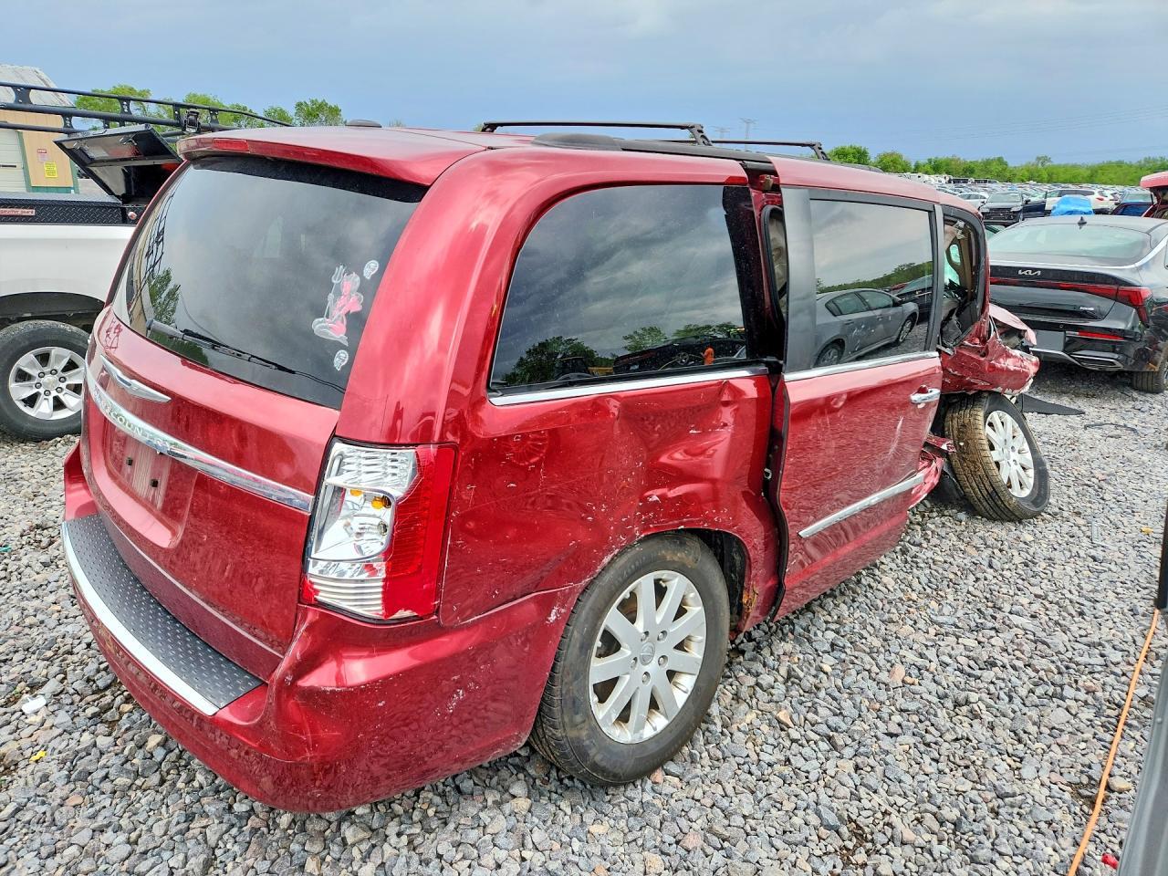 2014 Chrysler Town & Country Touring - Фото 3