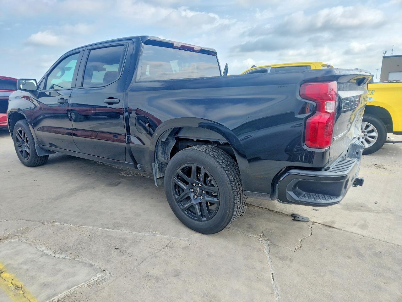 2024 Chevrolet Silverado C1500 Custom - Фото 2