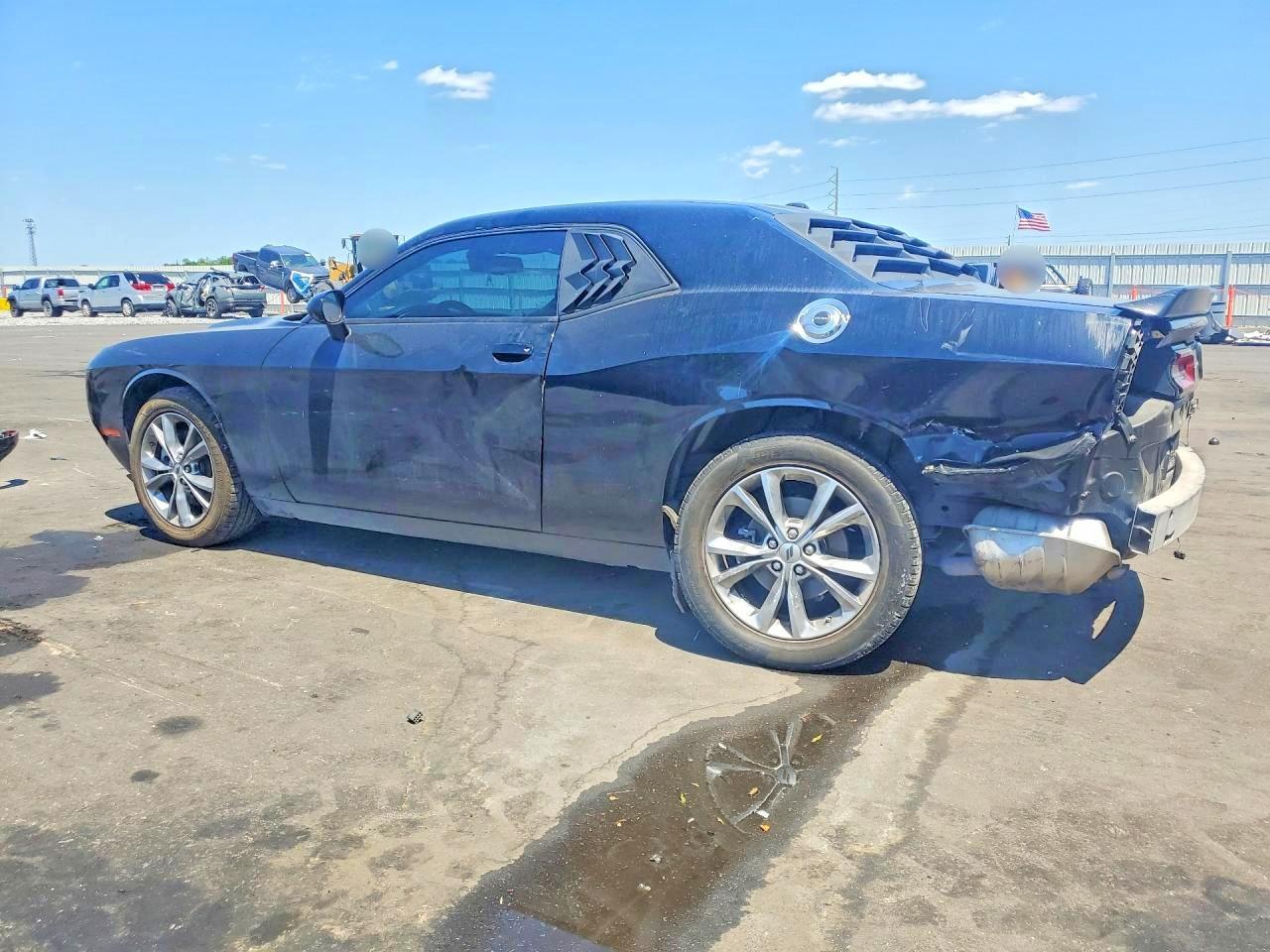 2023 Dodge Challenger Sxt - Фото 2