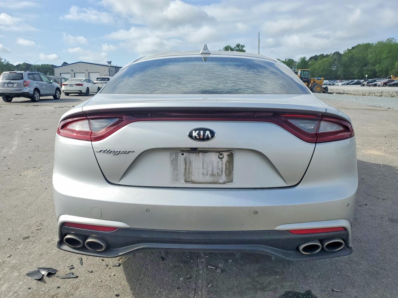 2018 Kia Stinger Premium - Image 6