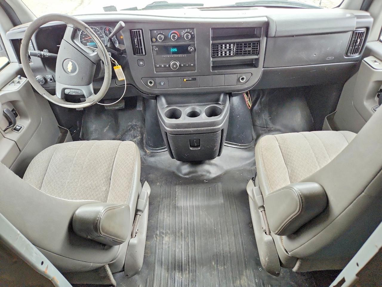 2014 Chevrolet Express 1500 Cargo Delivery Van - Фото 7