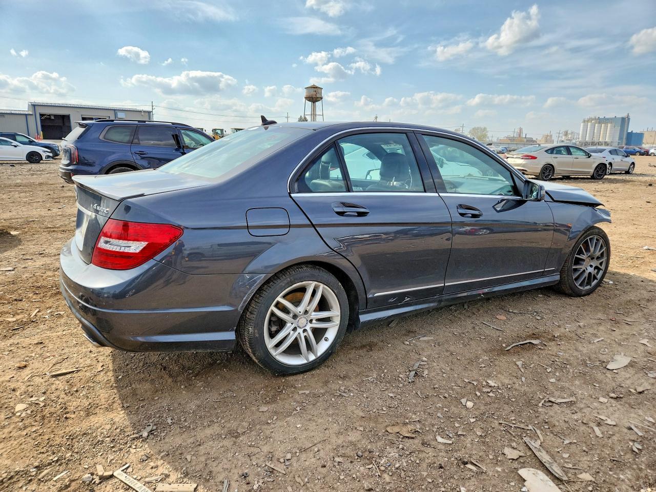 2014 Mercedes-Benz C 300 4Matic - Image 3
