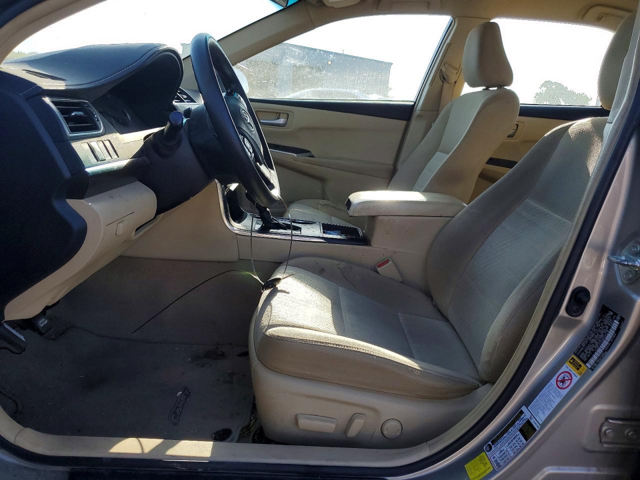2016 Toyota Camry Le - Image 7