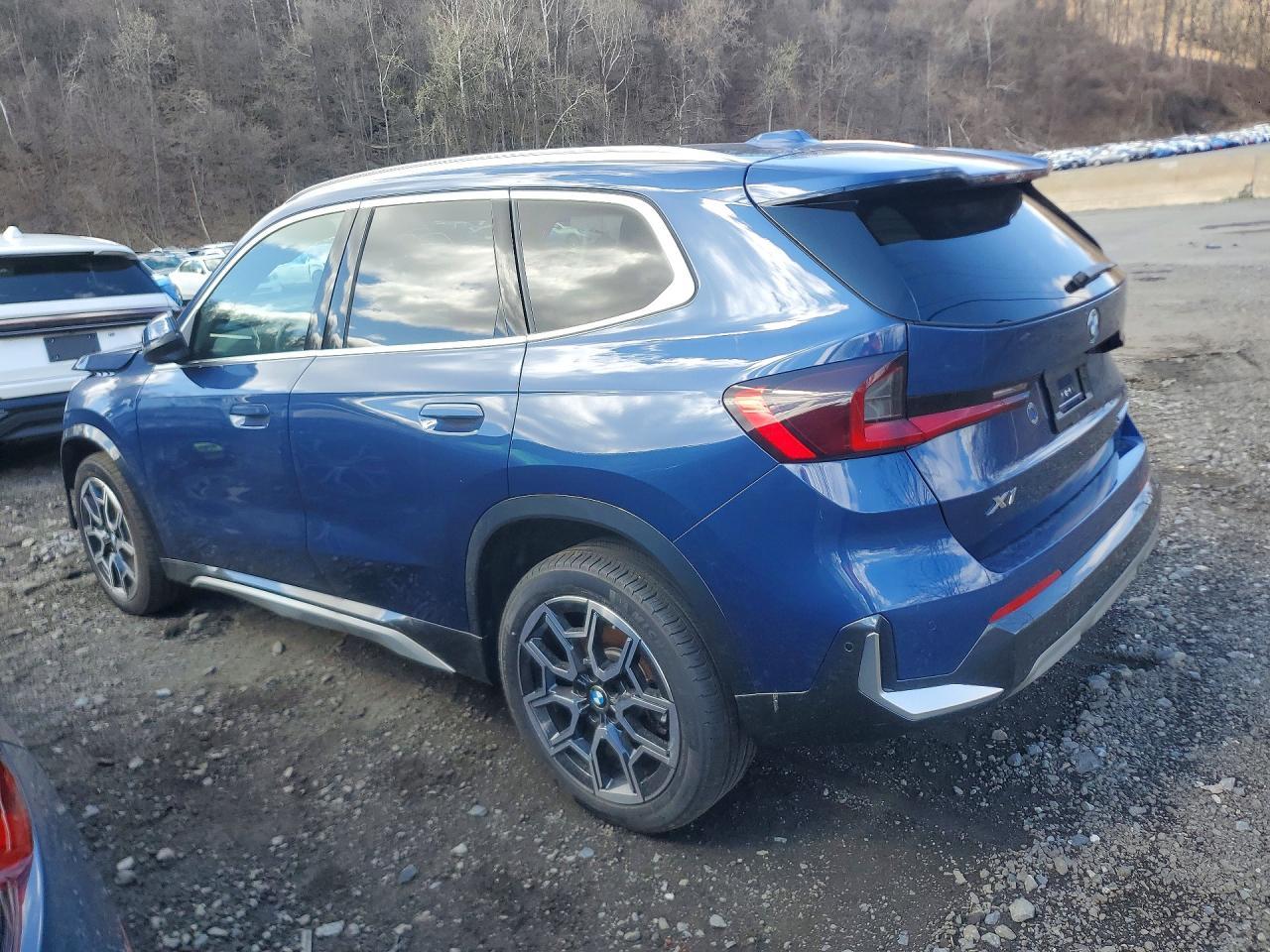 2025 BMW X1 xDrive28I - Image 2