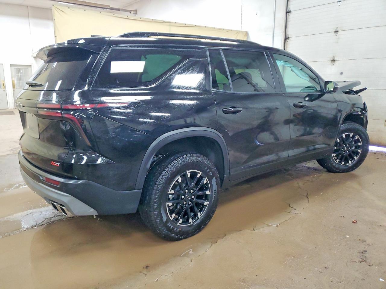 2025 Chevrolet Traverse Z71 - Фото 3