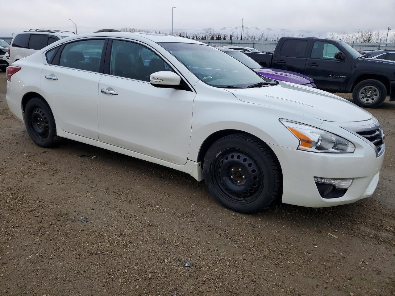2013 Nissan Altima 2.5 S 4Dr - Image 4