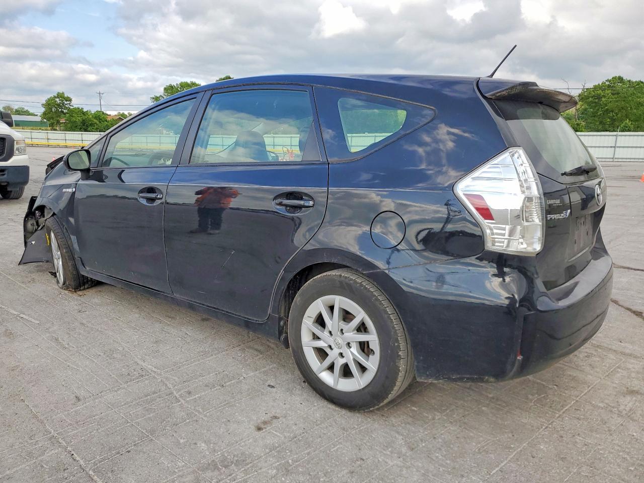 2013 Toyota Prius V Three - Image 2