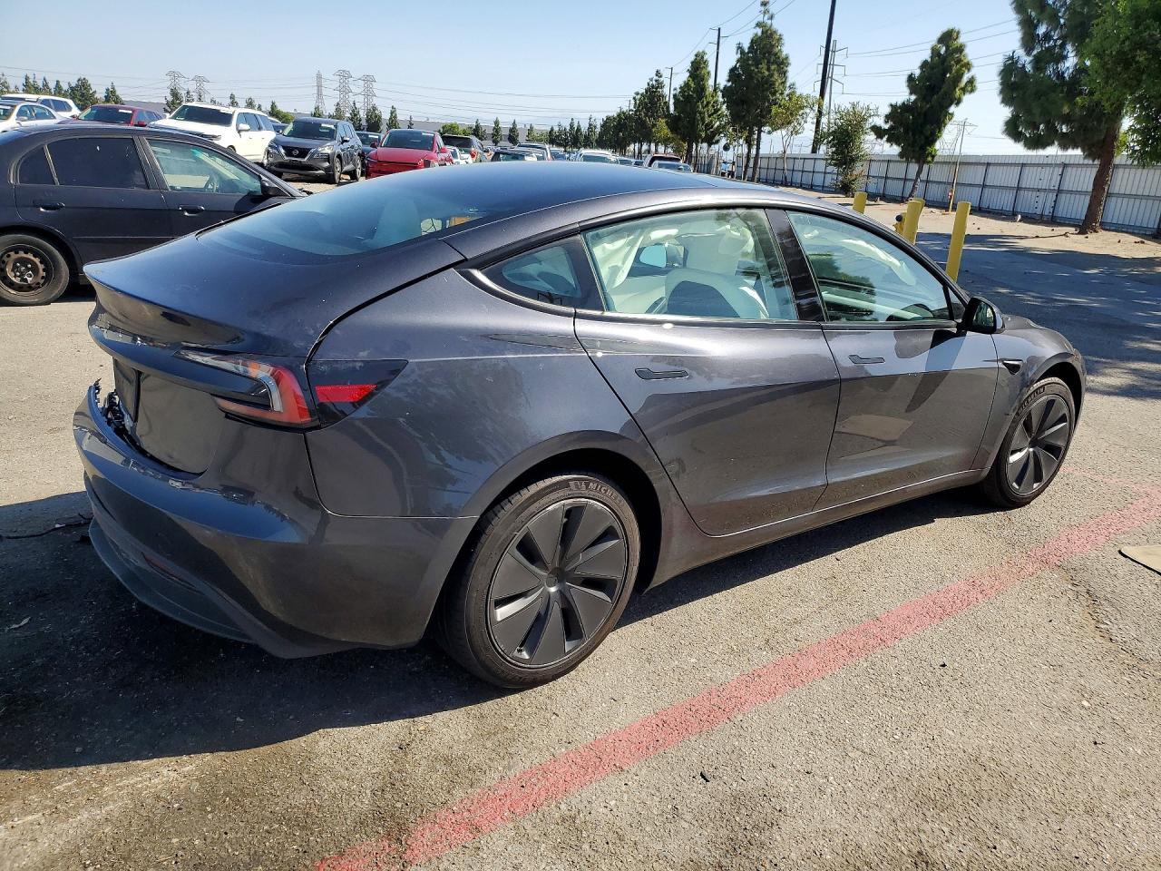 2025 Tesla Model 3 - Image 3