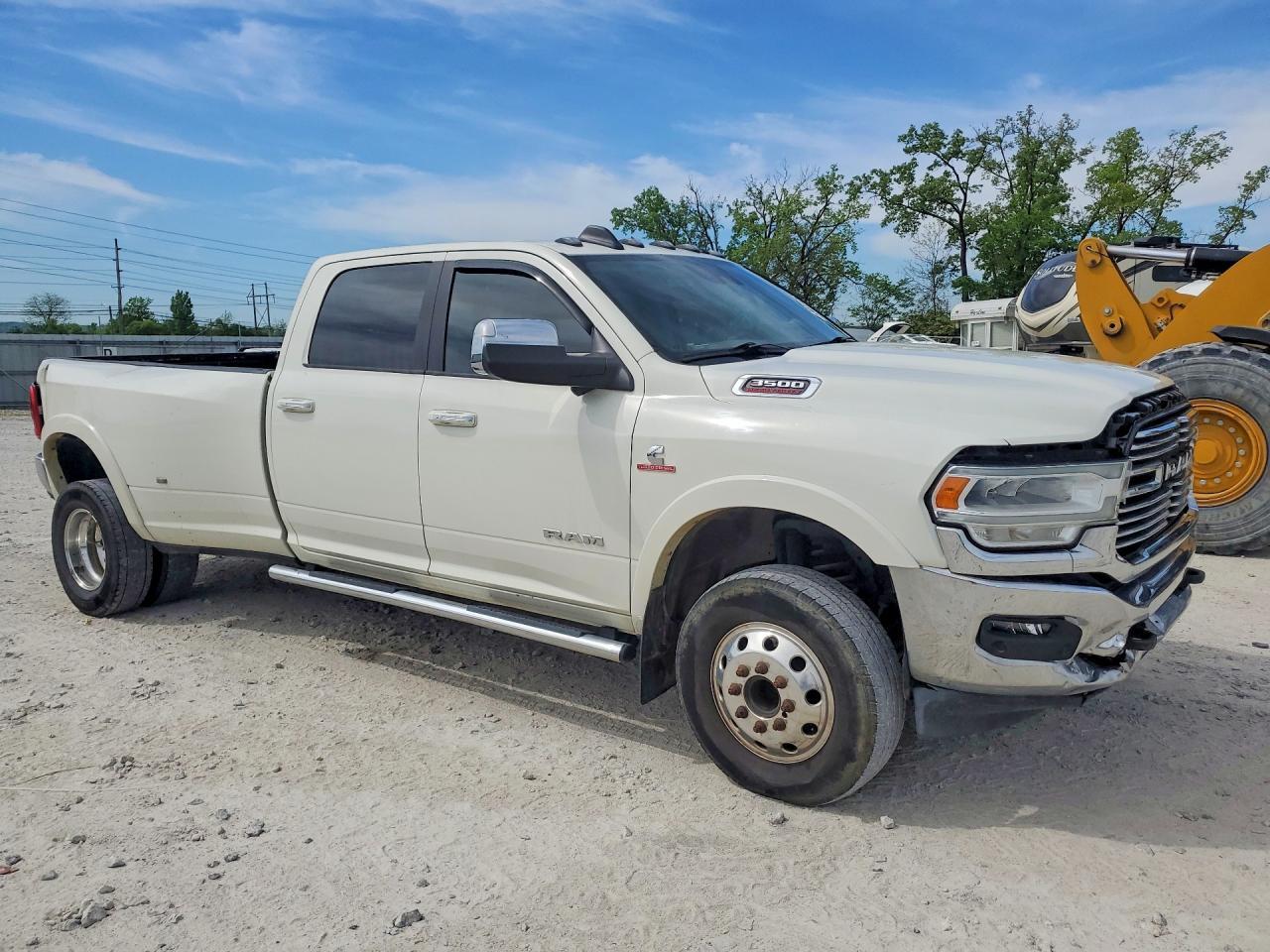 2020 Ram 3500 Laramie - Фото 4