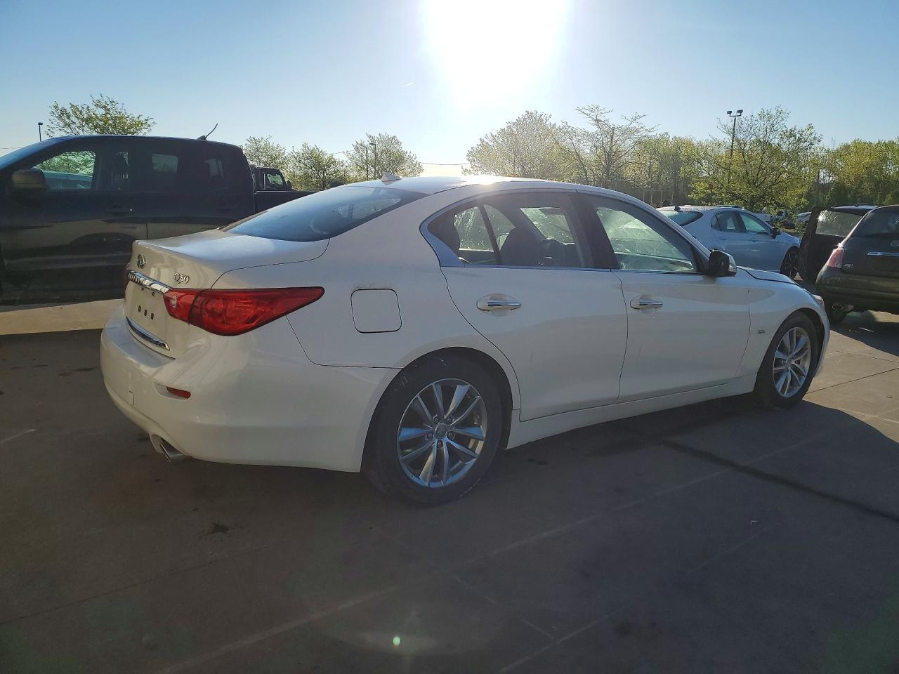 2017 Infiniti Q50 3.0T Premium - Фото 3