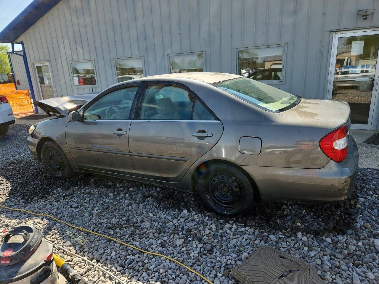 2003 Toyota Camry Le - Фото 2