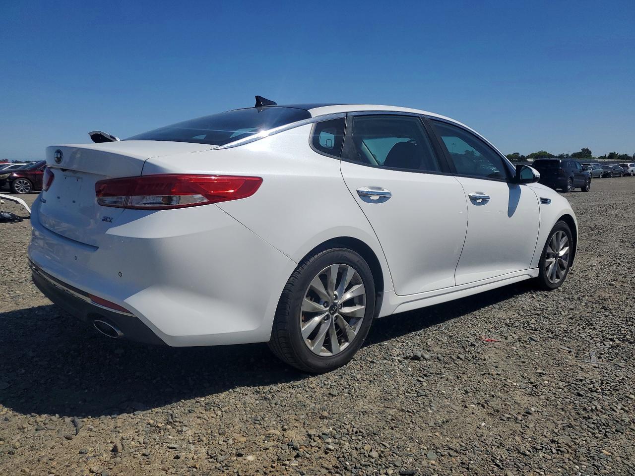 2016 Kia Optima Ex - Image 3