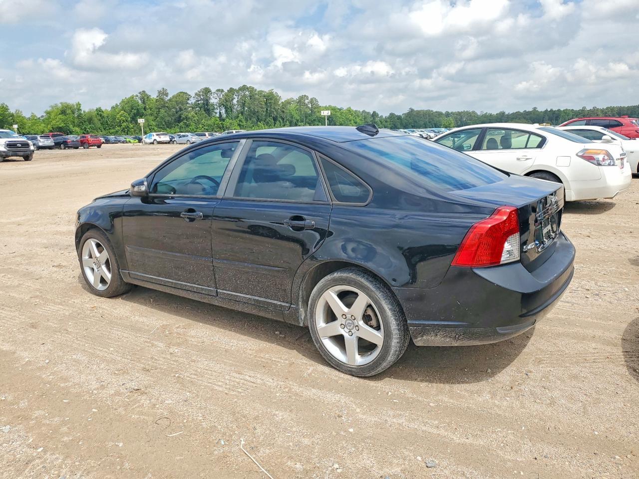 2008 Volvo S40 2.4I - Image 2