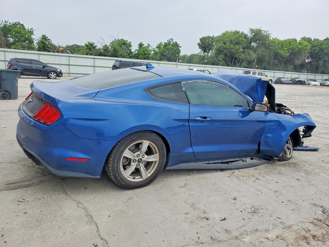 2022 Ford Mustang - Image 3