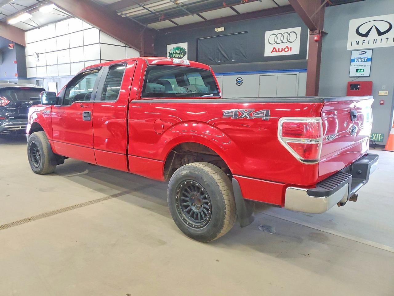 2013 Ford F150 Super Cab - Фото 2