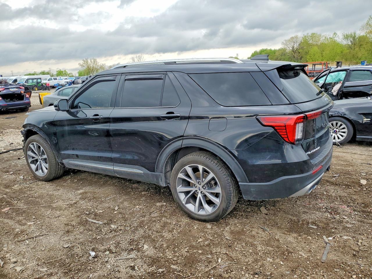 2025 Ford Explorer Platinum - Image 2