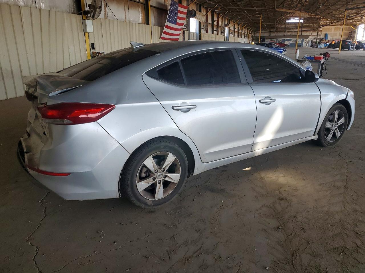 2018 Hyundai Elantra - Фото 3