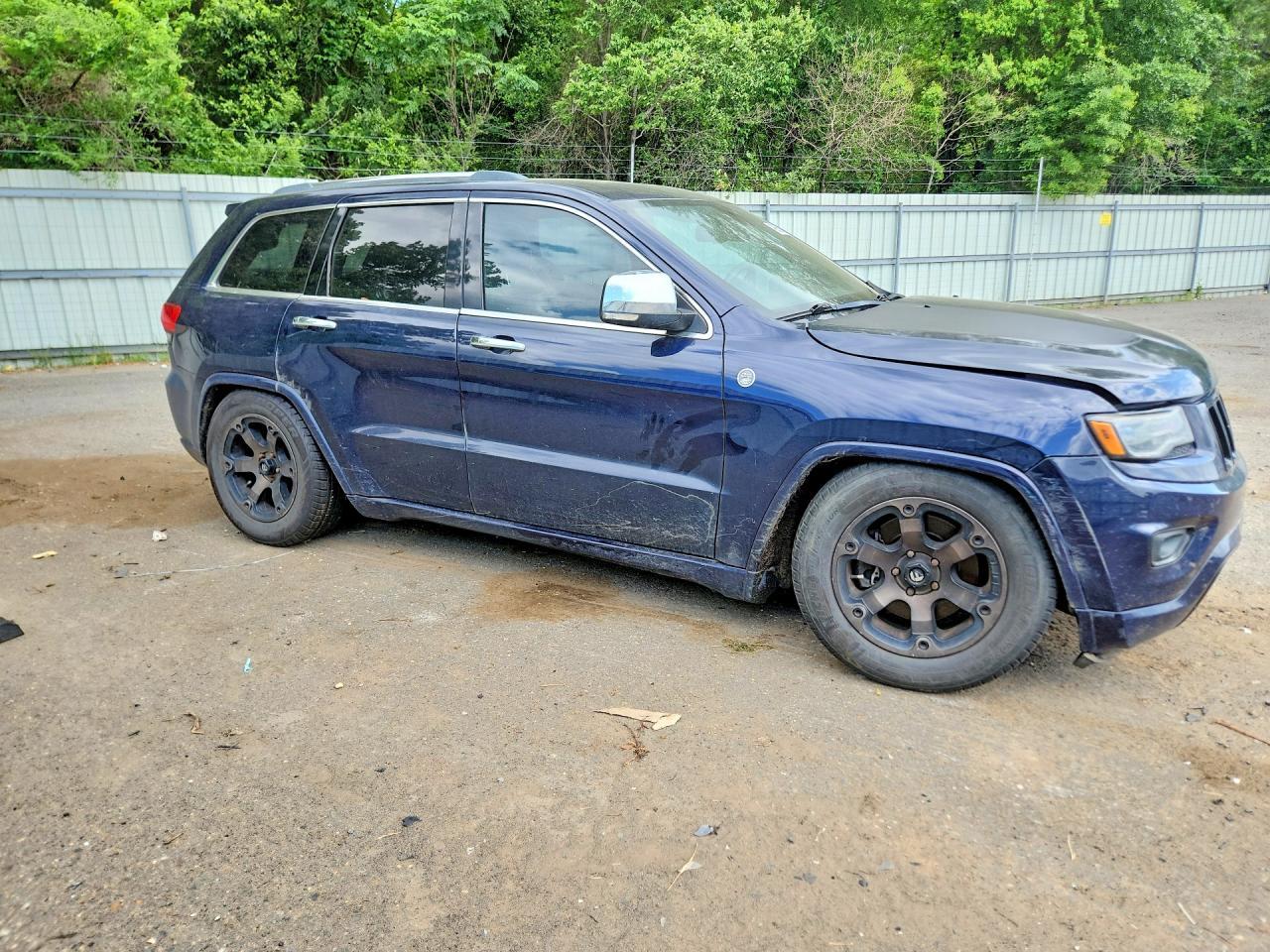 2015 Jeep Grand Cherokee Overland - Image 4