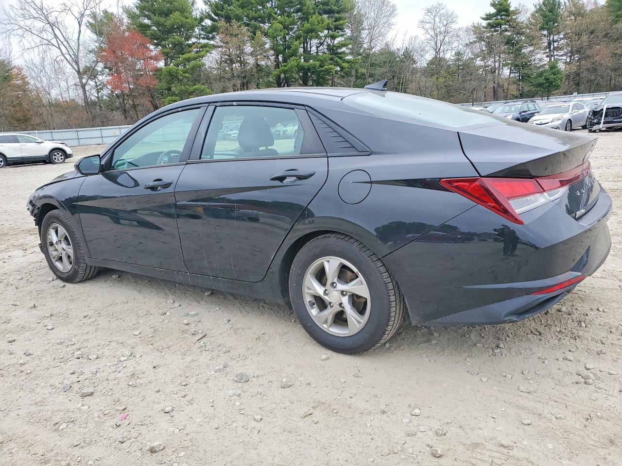 2021 Hyundai Elantra Se - Image 2