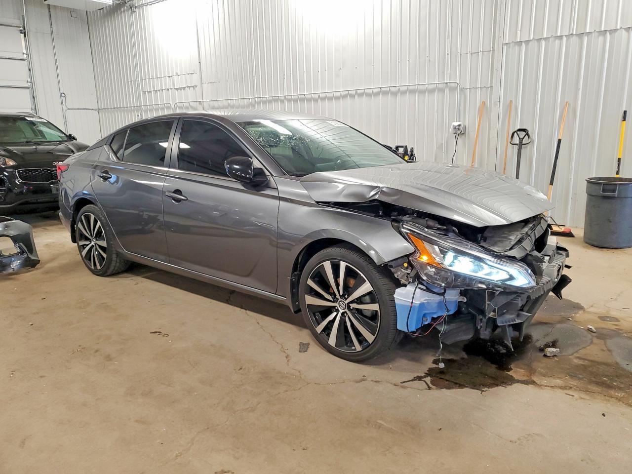 2022 Nissan Altima Sr - Фото 4