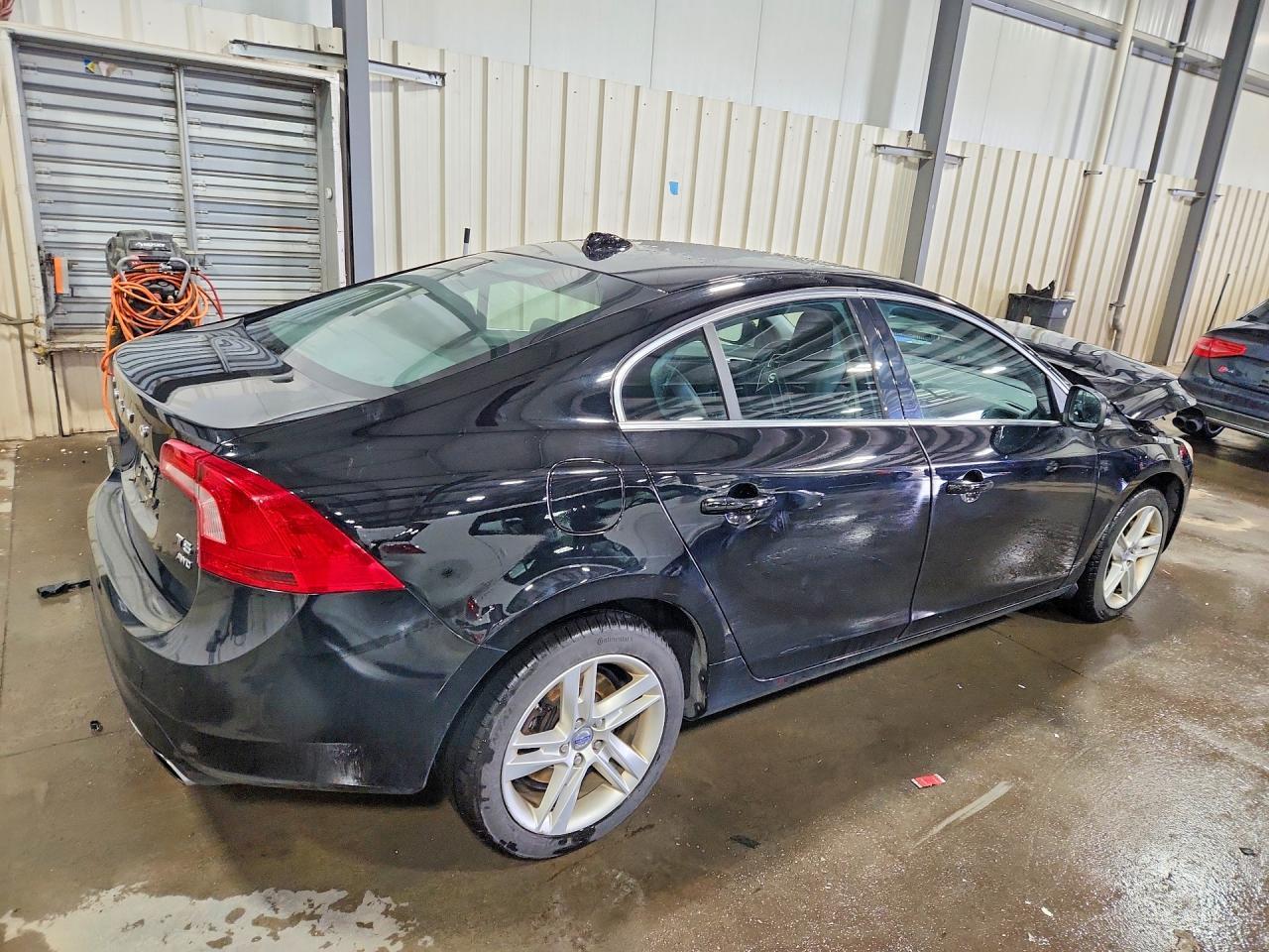 2015 Volvo S60 Premier - Фото 3