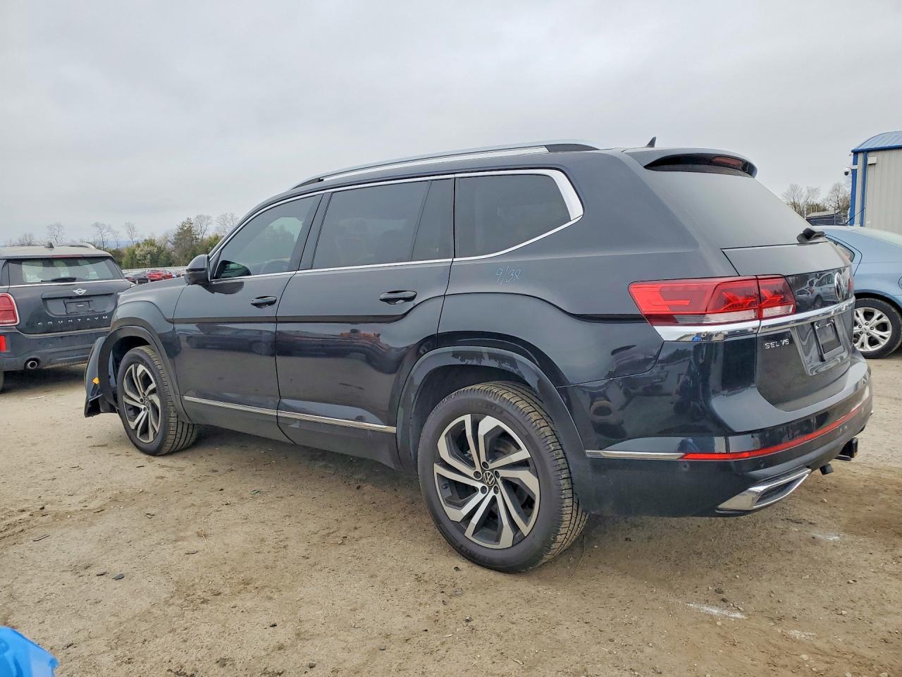 2021 Volkswagen Atlas Sel Premium - Image 2