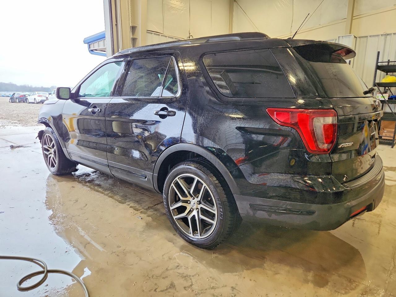 2018 Ford Explorer Sport - Image 2