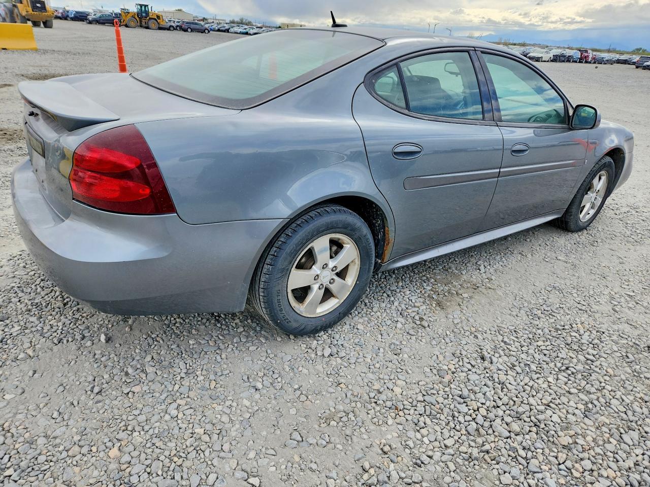 2007 Pontiac Grand Prix - Image 3