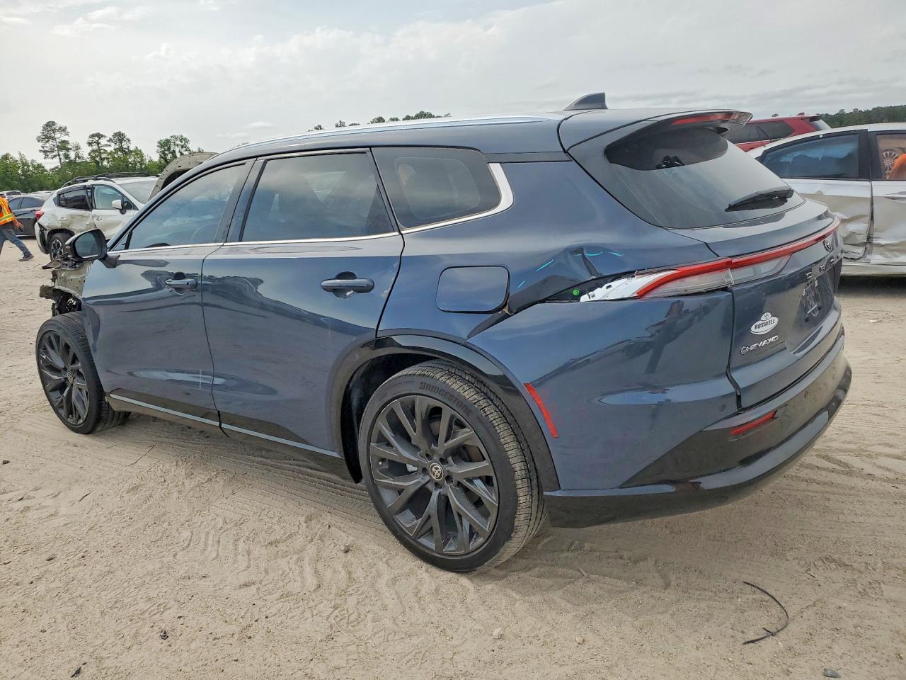 2025 Toyota Crown Signia Limited - Фото 2