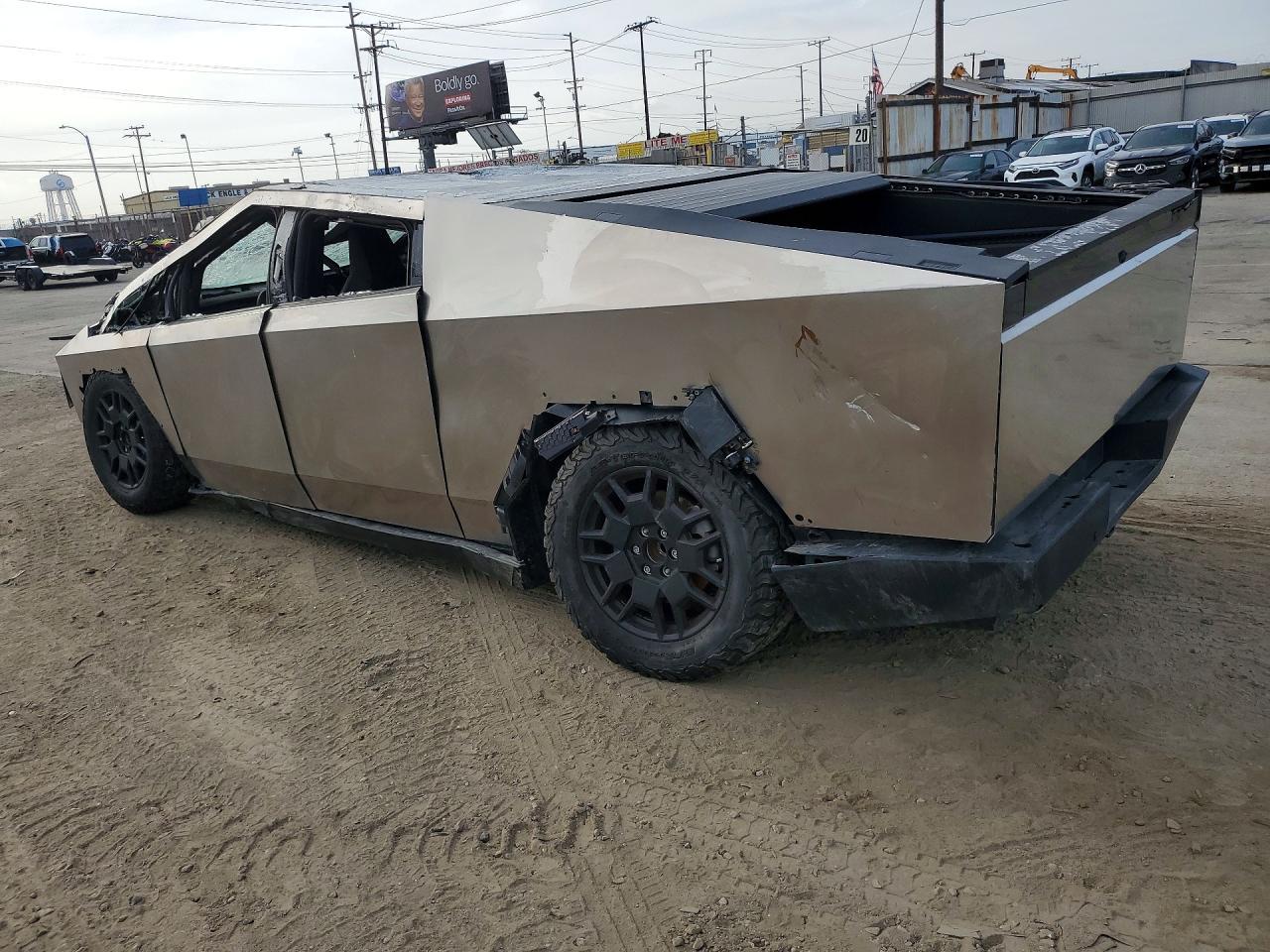 2025 Tesla Cybertruck - Image 2