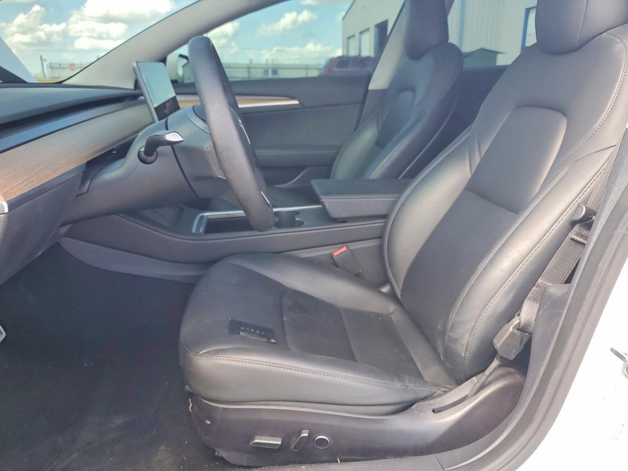 2022 Tesla Model 3 - Фото 7