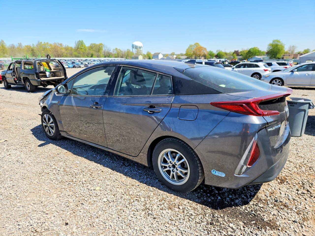 2018 Toyota Prius Prime Premium - Image 2