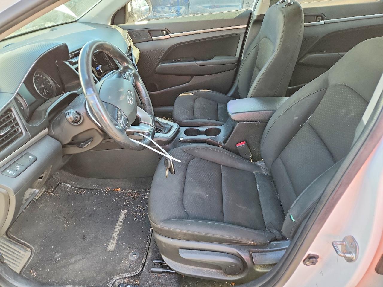 2020 Hyundai Elantra - Фото 7