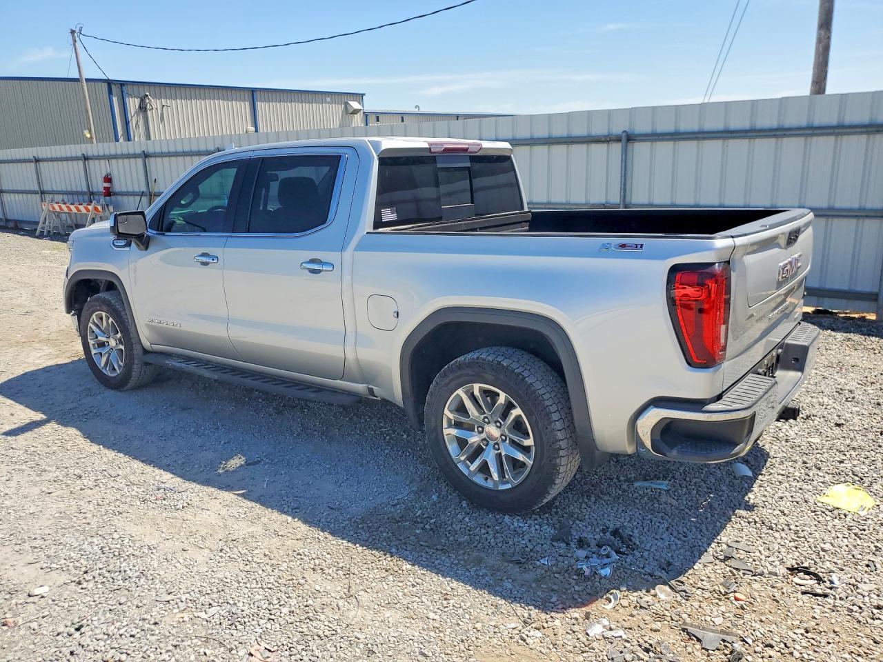 2020 GMC Sierra K1500 Slt - Image 2