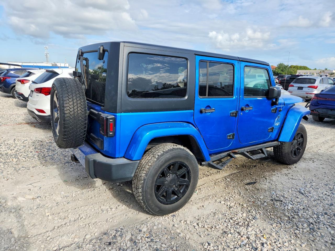 2016 Jeep Wrangler Unlimited Sahara - Фото 3