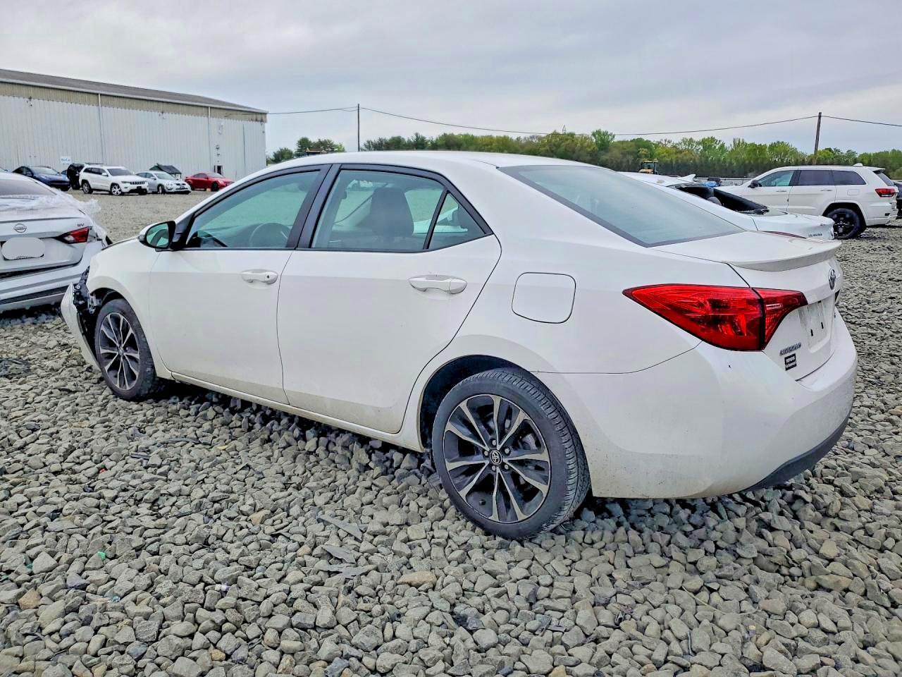 2019 Toyota Corolla Se - Image 2