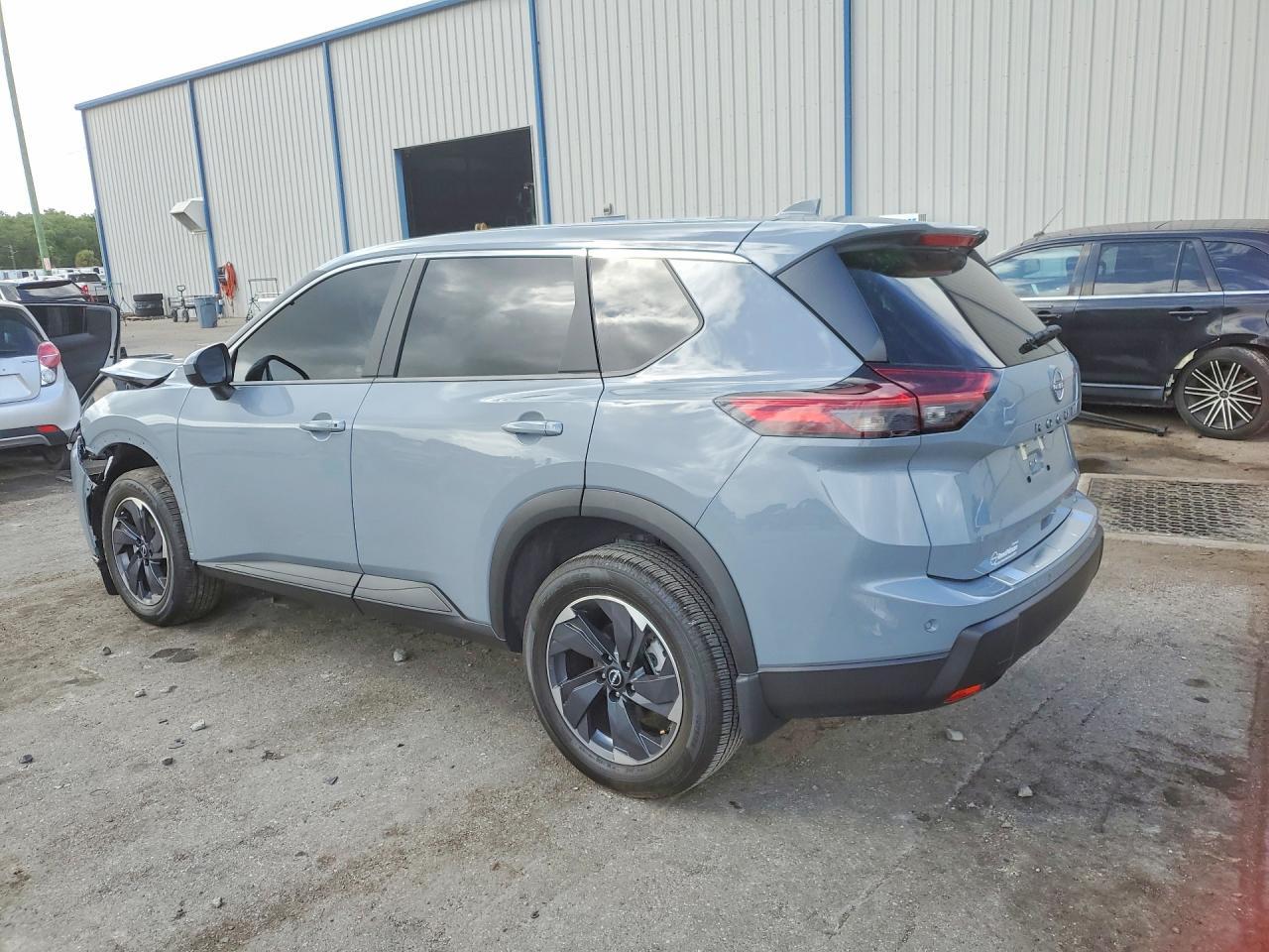 2026 Nissan Rogue Sv - Image 2