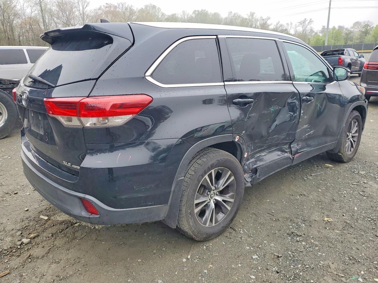 2017 Toyota Highlander Xle - Фото 3